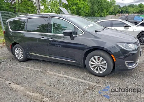2018 Chrysler Pacifica Touring L z USA, uszkodzony, nr VIN 2C4RC1BG2JR114345